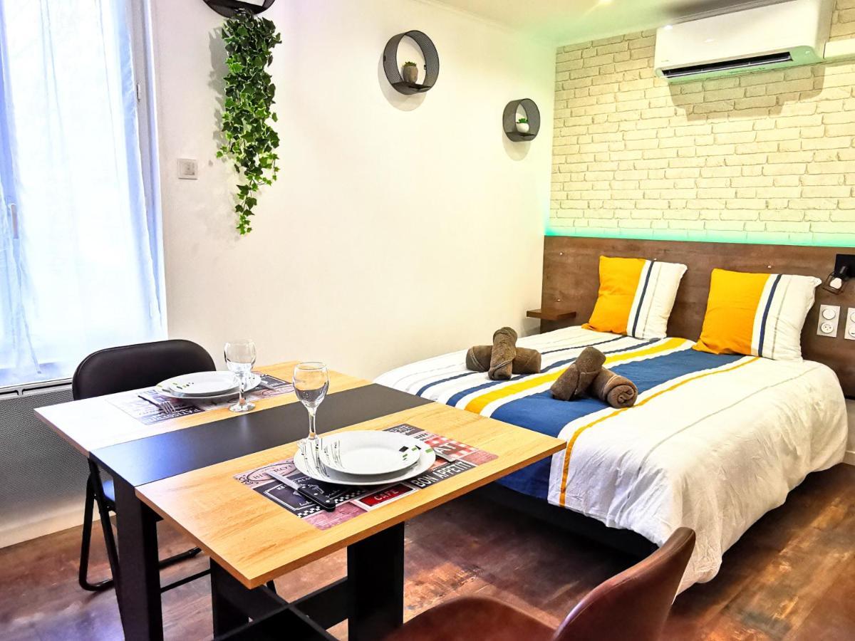 Skyline Residence "Smart-Concept" ลิมอจส์ ภายนอก รูปภาพ
