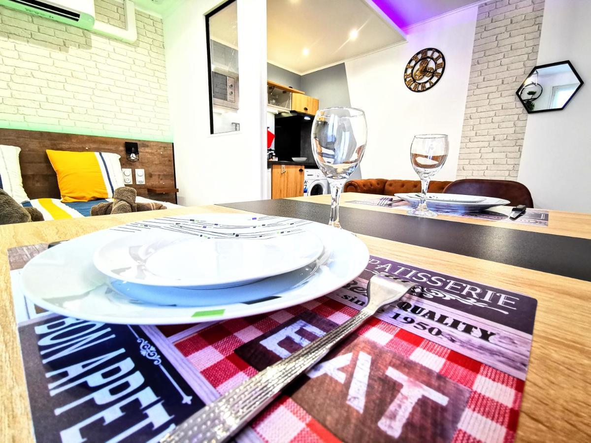 Skyline Residence "Smart-Concept" ลิมอจส์ ภายนอก รูปภาพ
