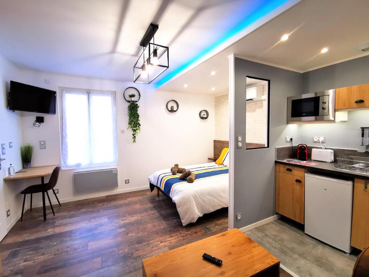 Skyline Residence "Smart-Concept" ลิมอจส์ ภายนอก รูปภาพ