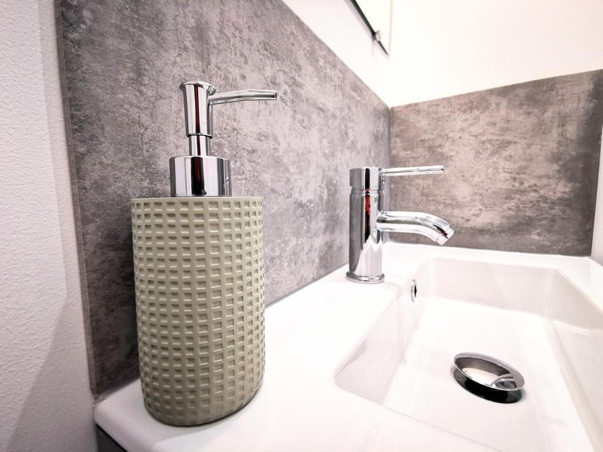 Skyline Residence "Smart-Concept" ลิมอจส์ ภายนอก รูปภาพ